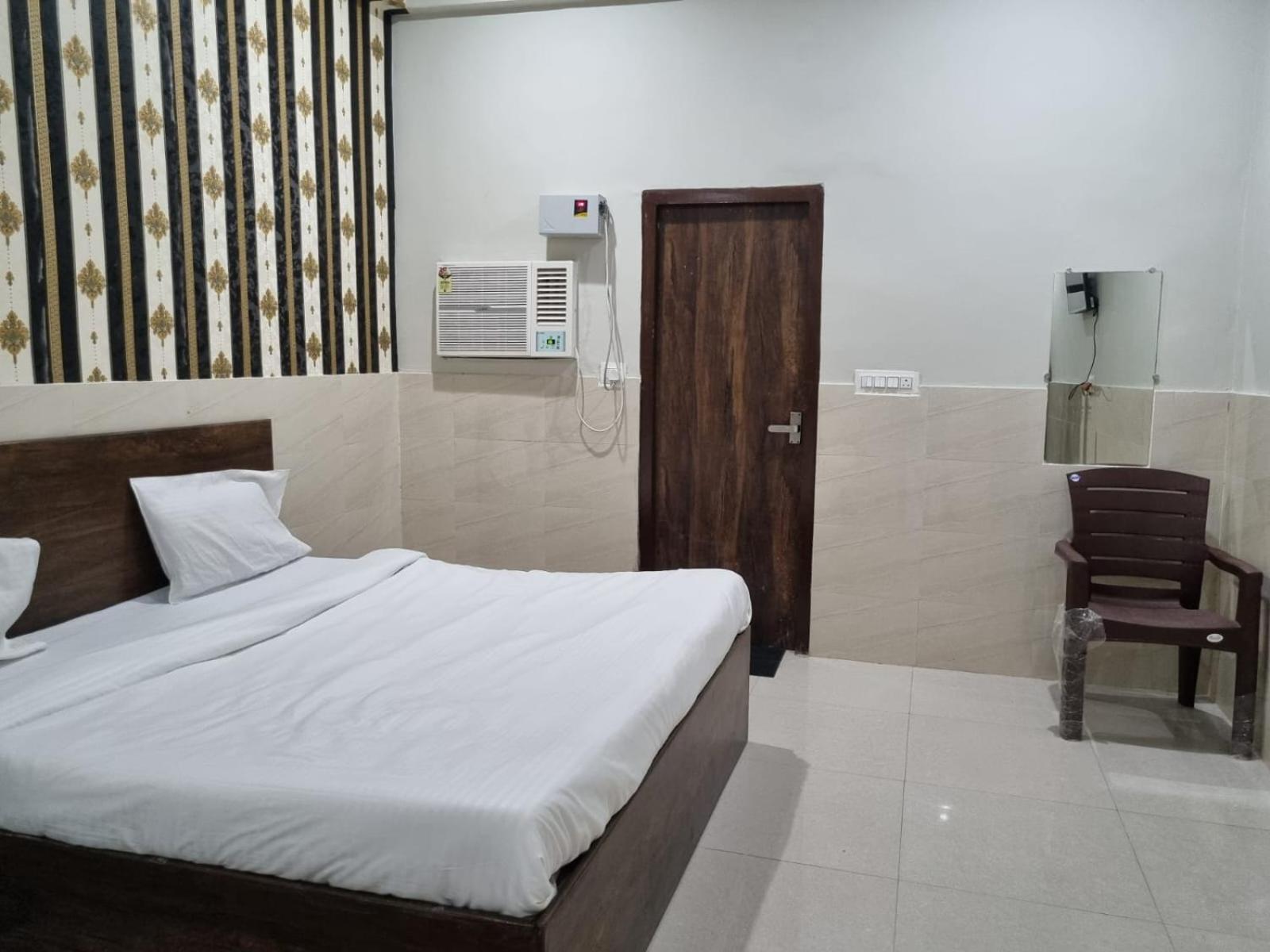 Vrindavan Bhakti Bhavan- Near Prem Mandir By Mukund Hotel Buitenkant foto